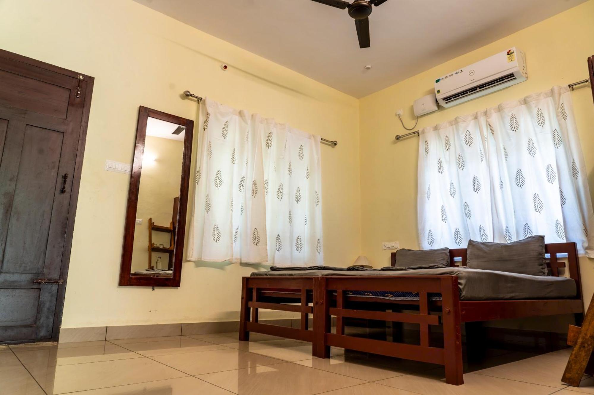 Cliff & Coral Hostel Варкала Екстериор снимка